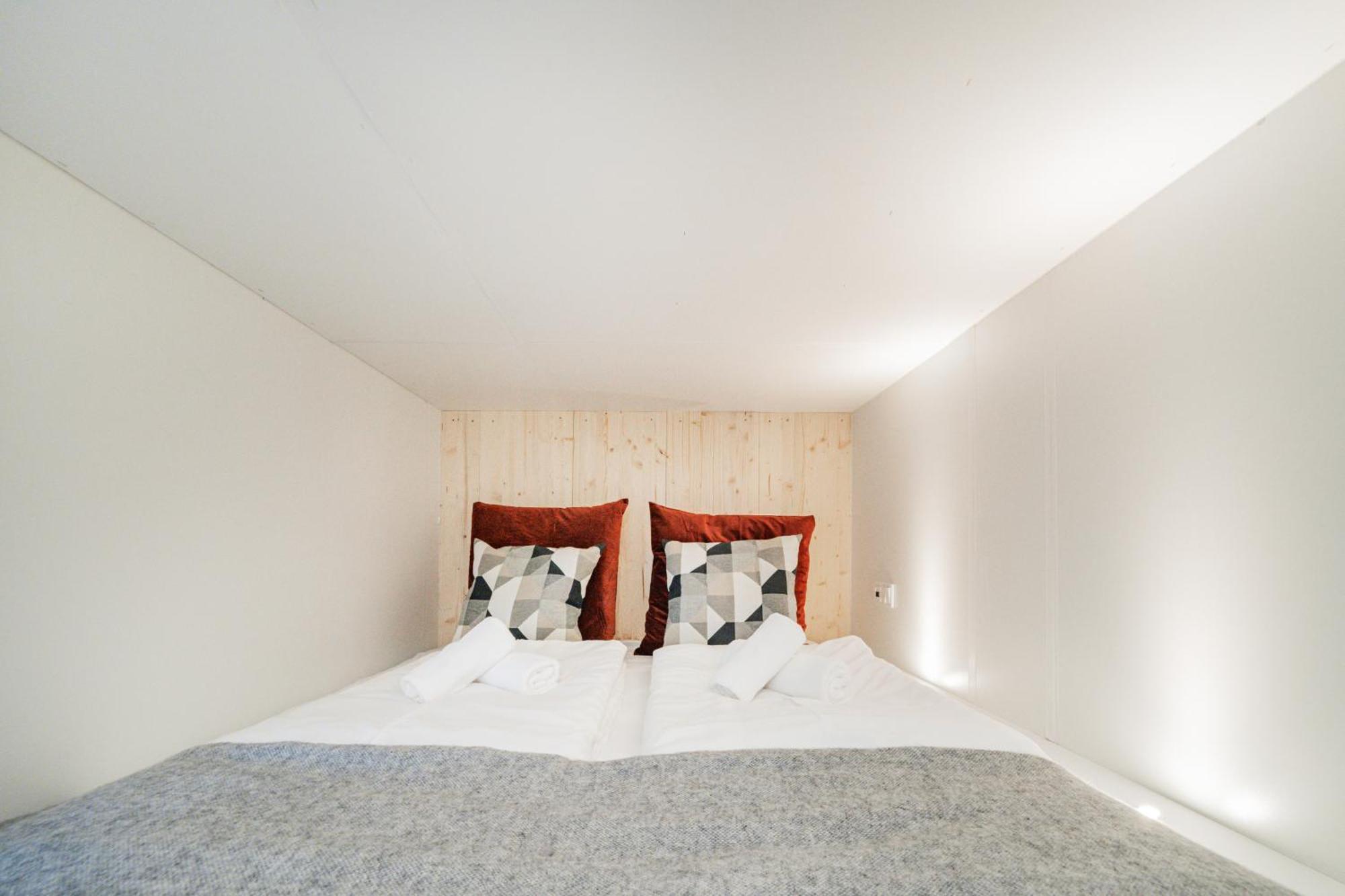 Capsulehotel Cubes By Tegetthoff *